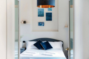 Shades of Lake - Blue Apartment
